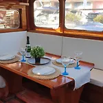 Classic Boat Ботель *