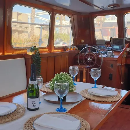 Classic Boat * 巴塞罗那
