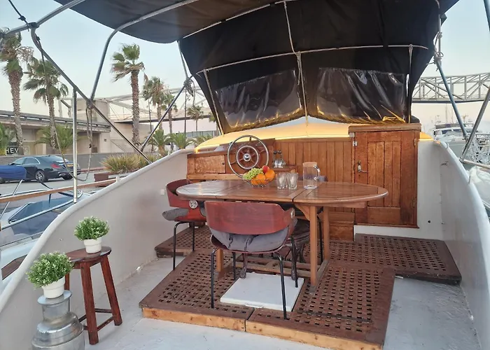Hotel na wodzie Classic Boat Barcelona
