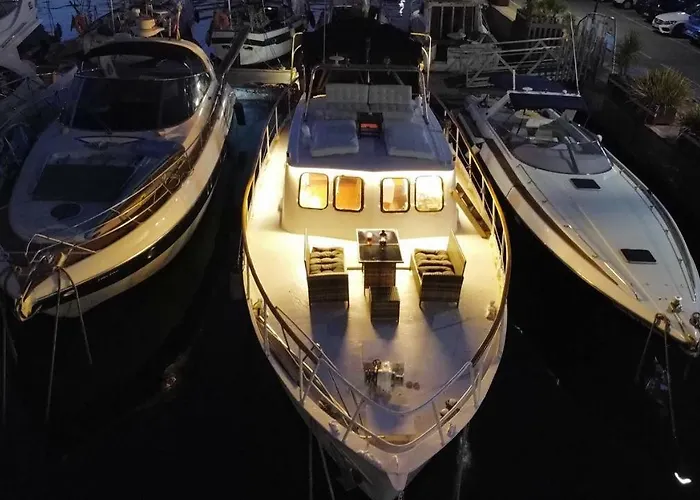 Hotel na wodzie Classic Boat
