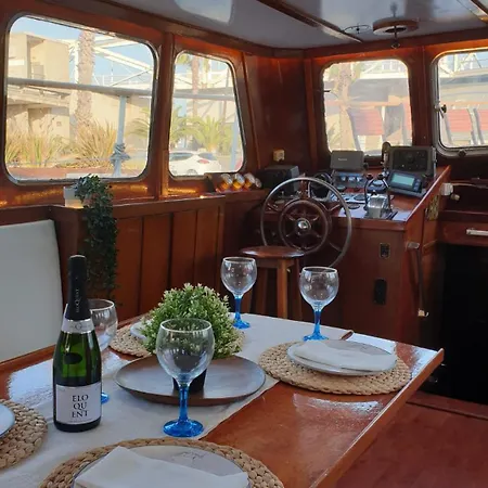 Classic Boat Bateau-hôtel