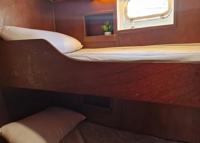 بوتيل Classic Boat *
