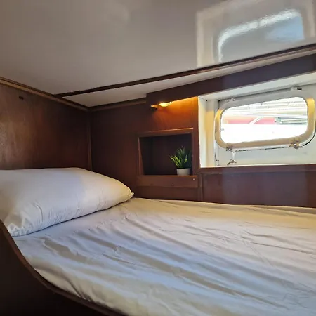 Classic Boat Hotel en barco *