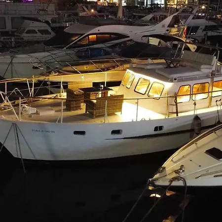Hotel en barco Classic Boat Barcelona